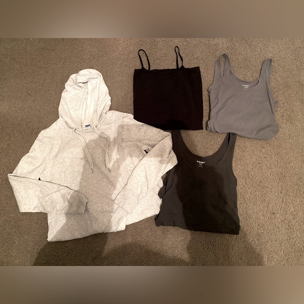OLD NAVY MATERNITY!! 3 TANKS AND A SWEATSHIRT